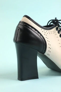 Retro Style High Heels -Zapaka Sales Store 2b3d972c701cdaf176dc4716adf9a25c