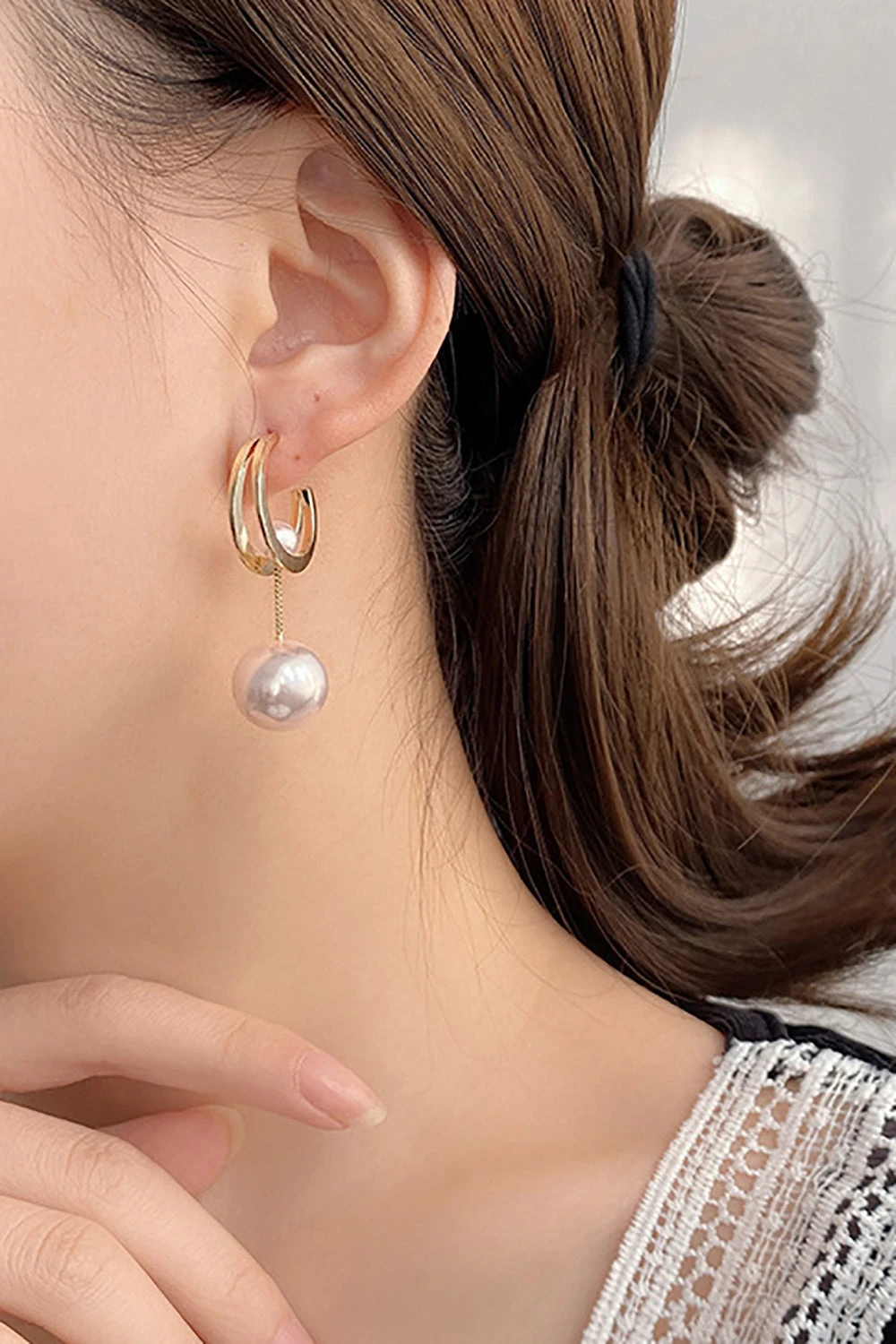 Statement Delicate Pearl Sliding Stud Earrings 2 Statement Delicate Pearl Sliding Stud Earrings - Image 2