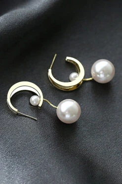 Statement Delicate Pearl Sliding Stud Earrings 5 Statement Delicate Pearl Sliding Stud Earrings -Zapaka Sales Store CGZL221867 Golden 3