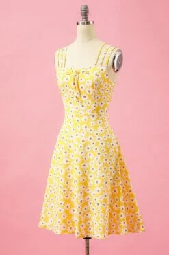 Black Floral Print Daisy Casual Dress -Zapaka Sales Store YYCGHX051106 yellow 01
